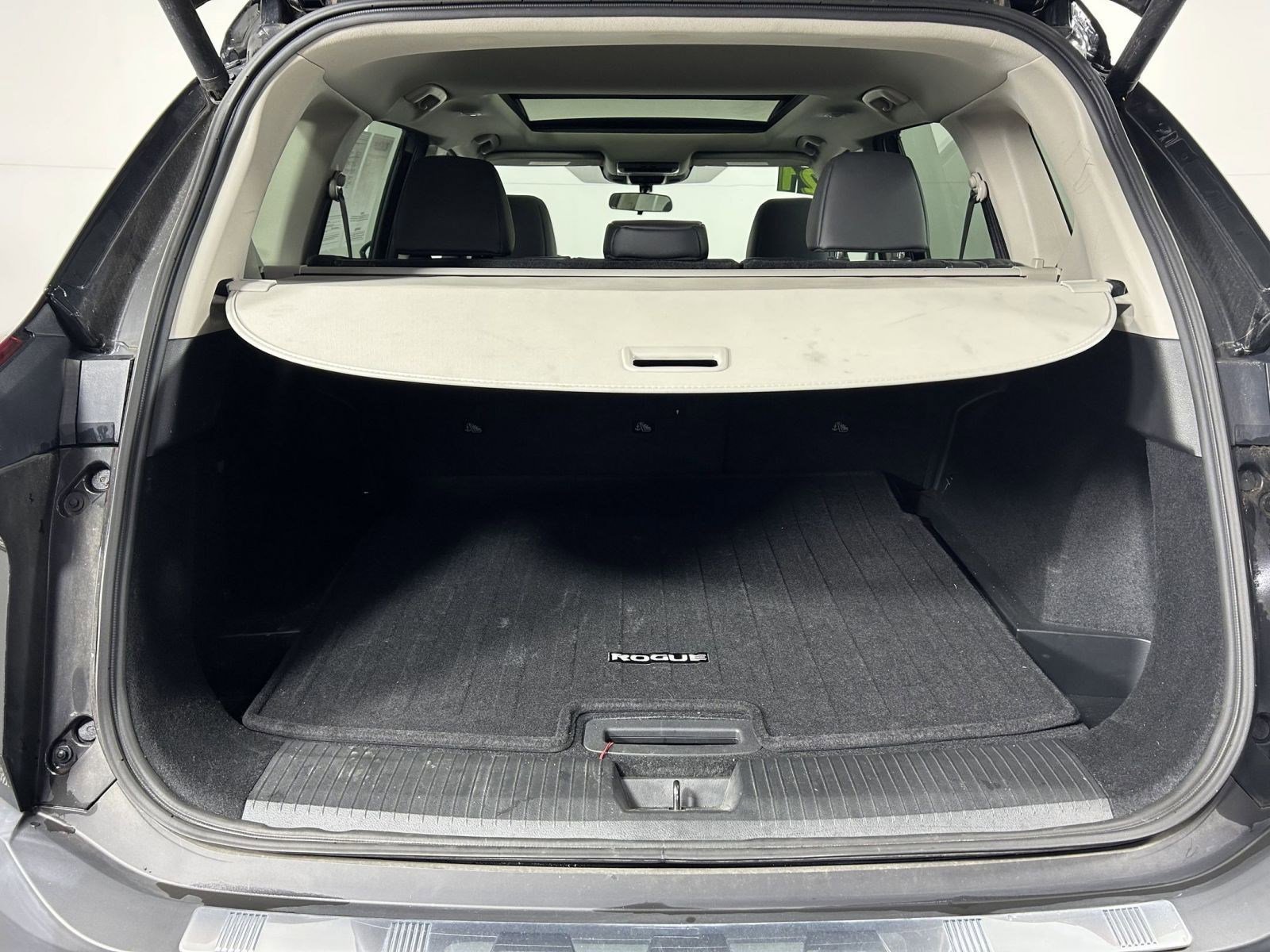 Certified 2021 Nissan Rogue SV w/ Premium Package image 8