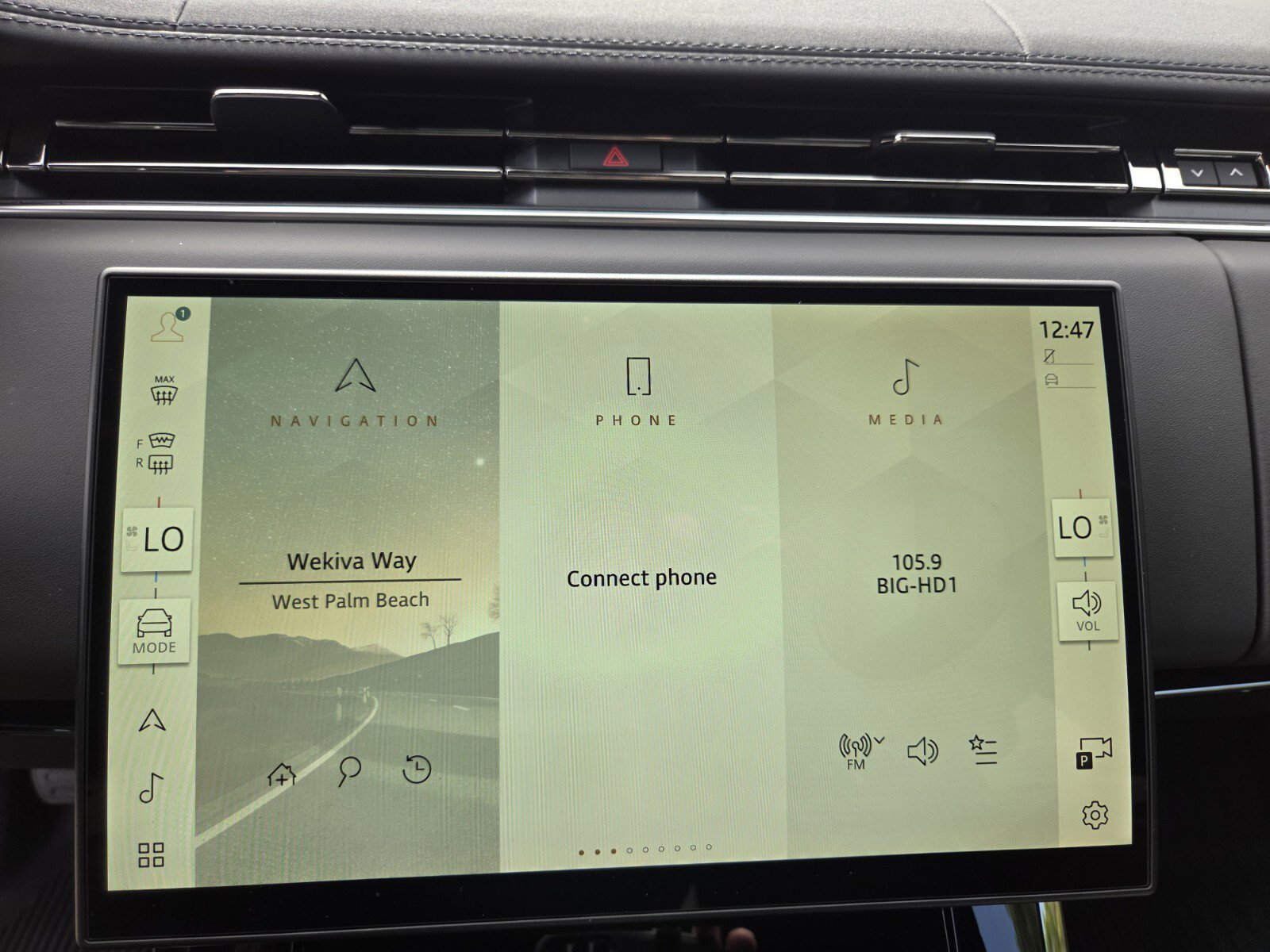 New 2025 Land Rover Range Rover Sport SE image 15