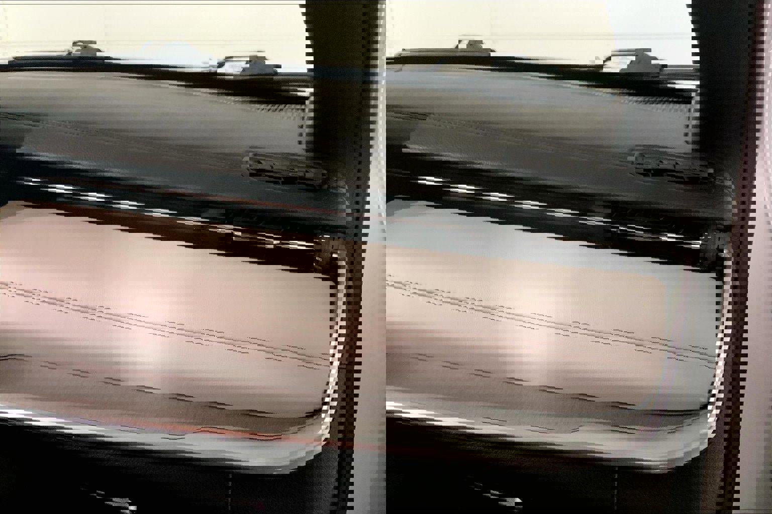 Used 2025 Jeep Compass Limited image 16