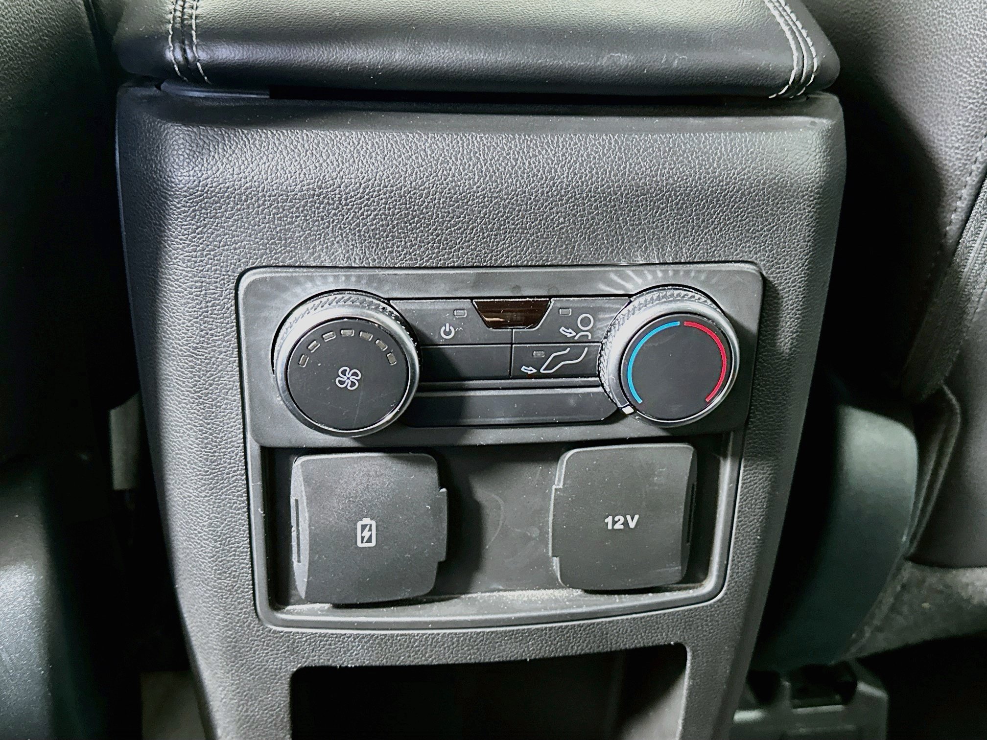 Used 2021 Ford Explorer XLT w/ Equipment Group 202A AWD/4WD image 23