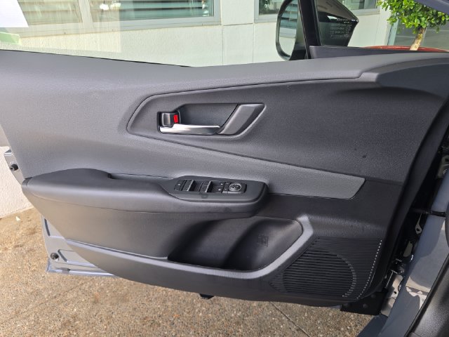Used 2026 Toyota Prius XLE FWD image 19