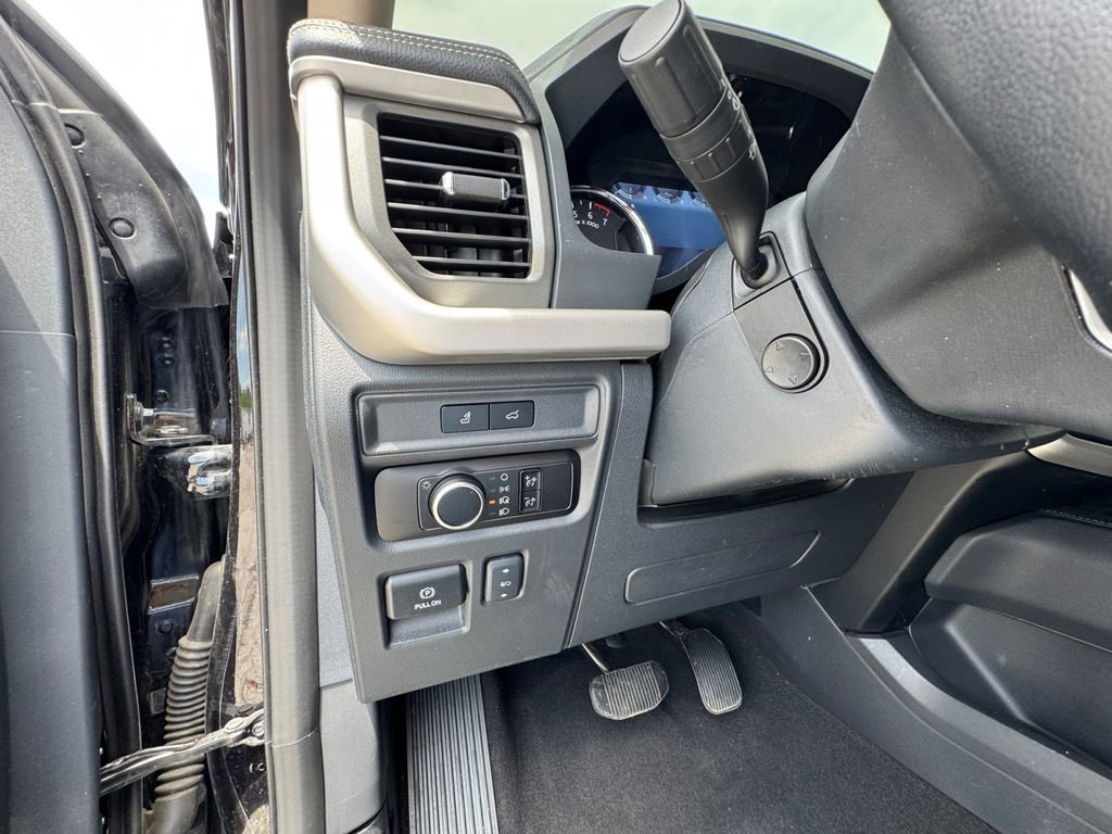 Used 2024 Ford Expedition Max XLT AWD/4WD image 25