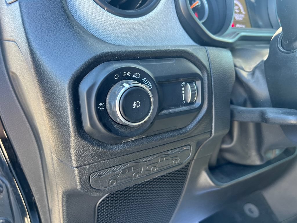Used 2024 Jeep Wrangler Unlimited Sport AWD/4WD image 19