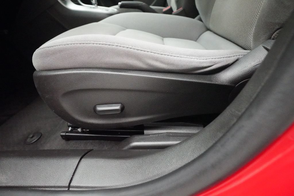Used 2015 Chevrolet Cruze LT FWD image 27
