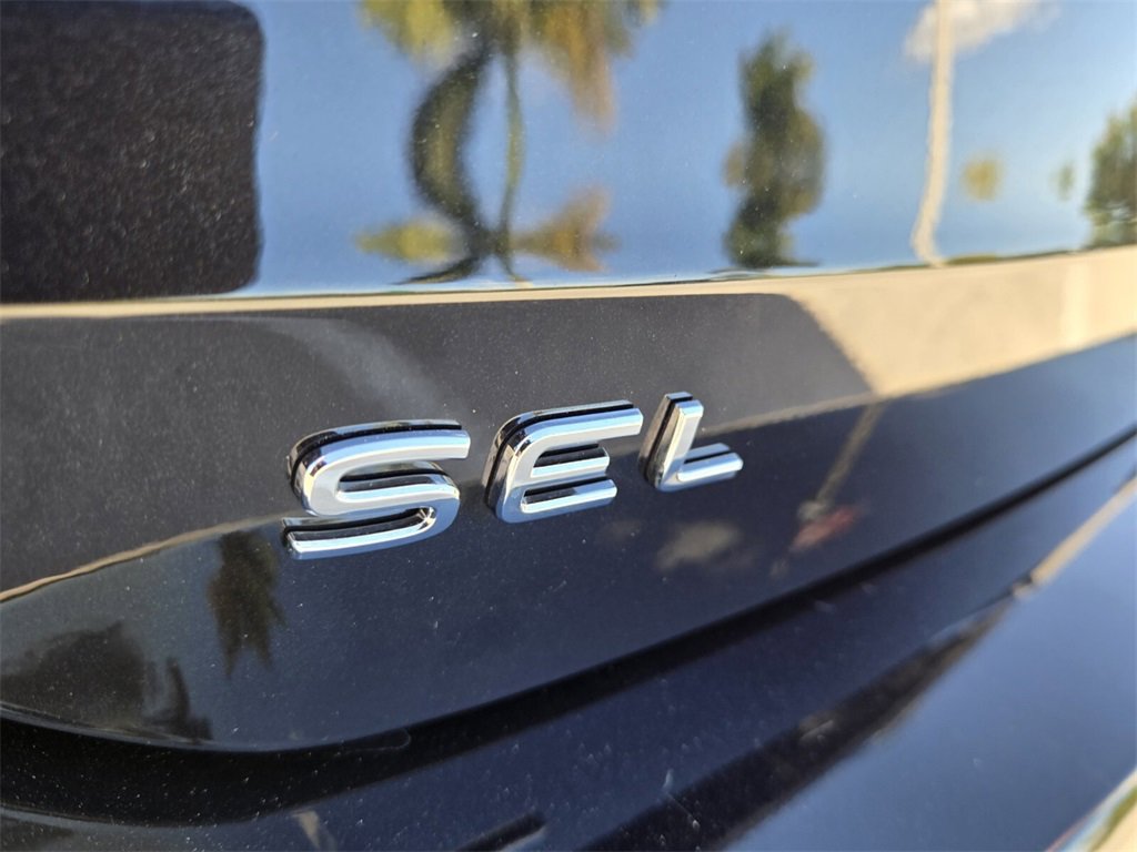 Certified 2024 Volkswagen Taos SEL image 12