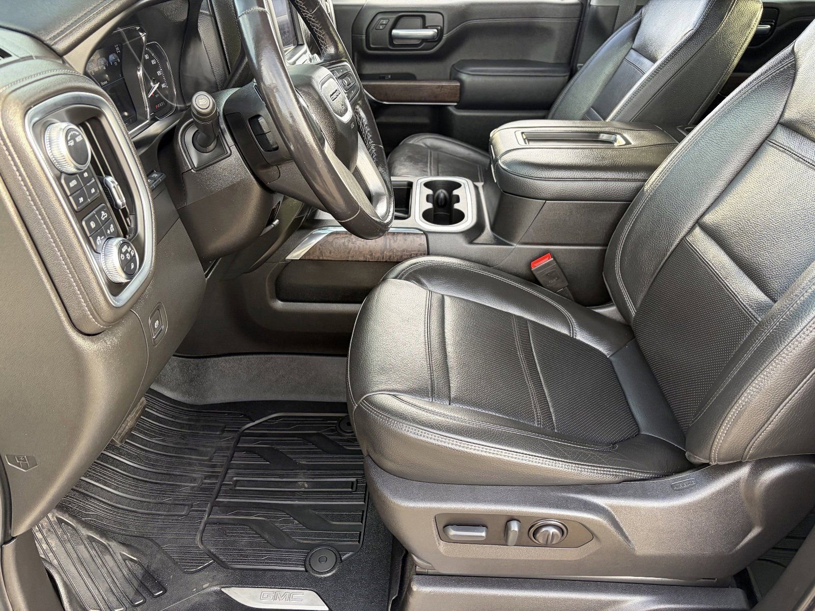 Used 2022 GMC Sierra 3500 Denali w/ Denali Ultimate Package AWD/4WD image 20