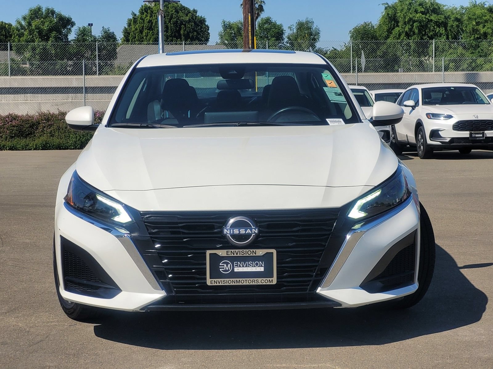 Used 2023 Nissan Altima 2.5 SV w/ SV Premium Package AWD/4WD image 2