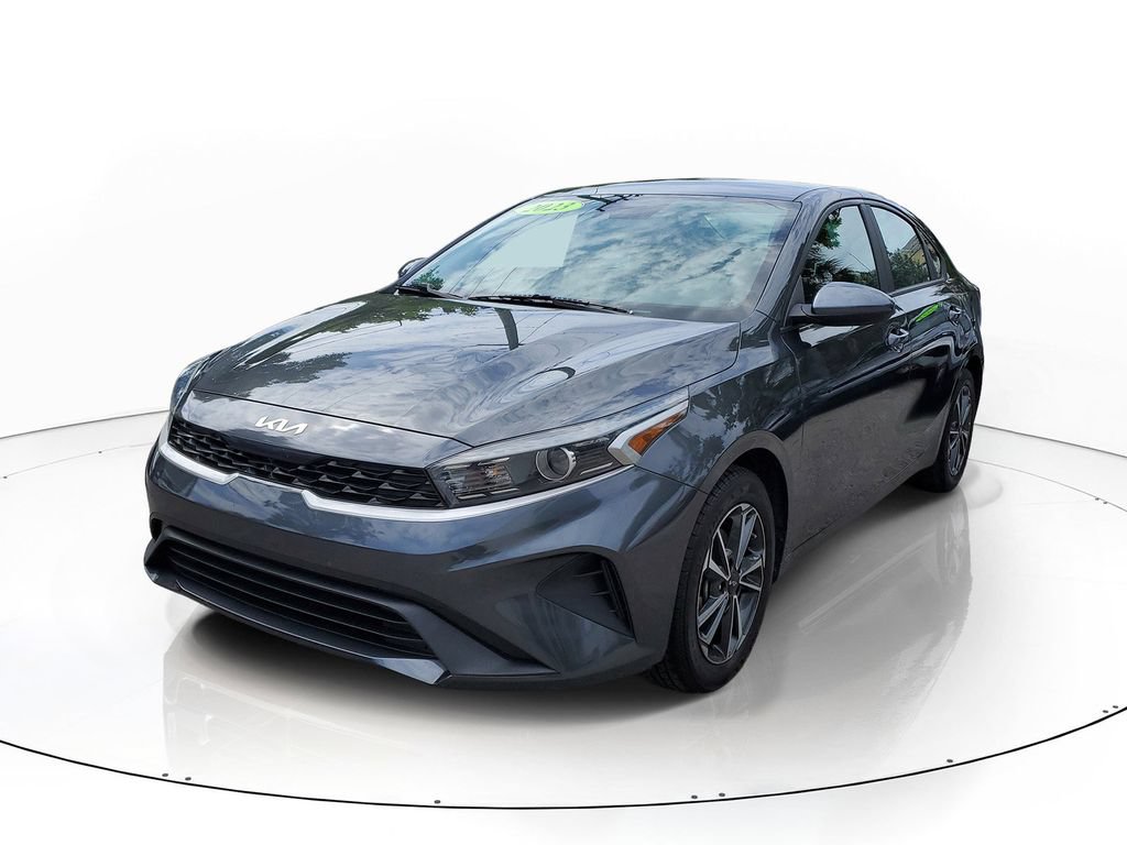 Used 2023 Kia Forte LXS FWD image 3