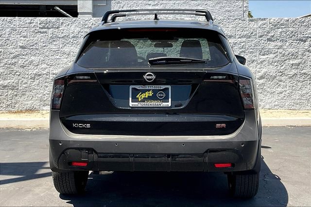 New 2025 Nissan Kicks SR FWD image 3