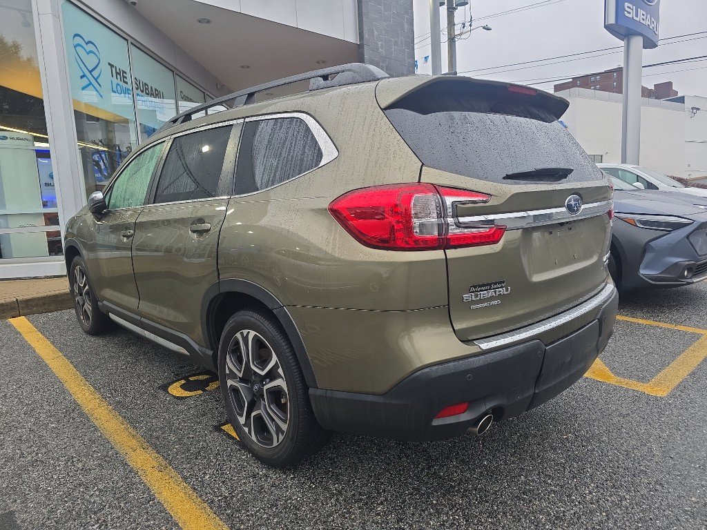 Used 2023 Subaru Ascent Limited w/ Technology Package image 4