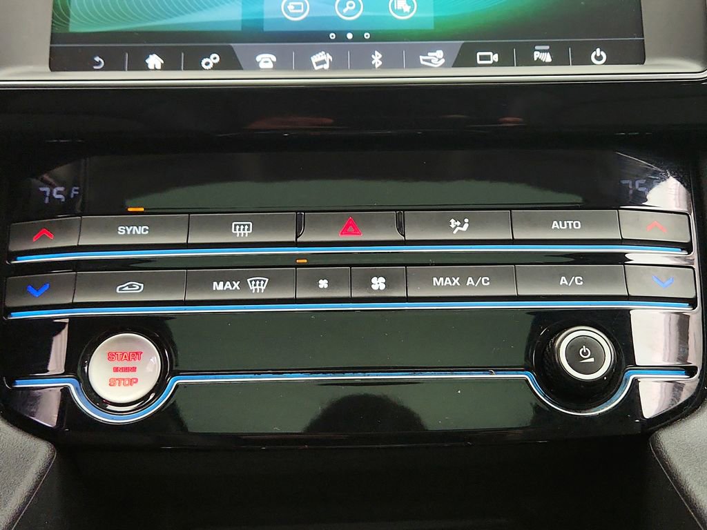 Used 2020 Jaguar F-PACE Premium image 17