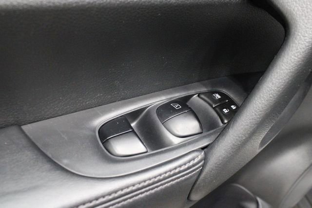 Used 2020 Nissan Rogue SL image 17