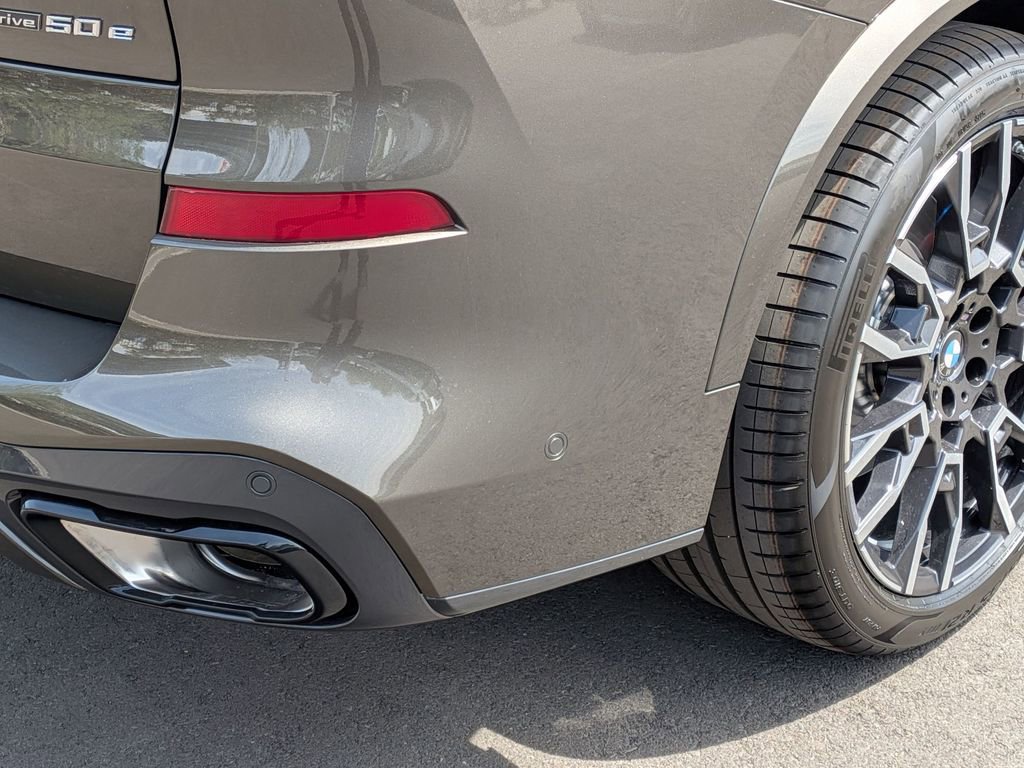 New 2026 BMW X5 xDrive50e image 25