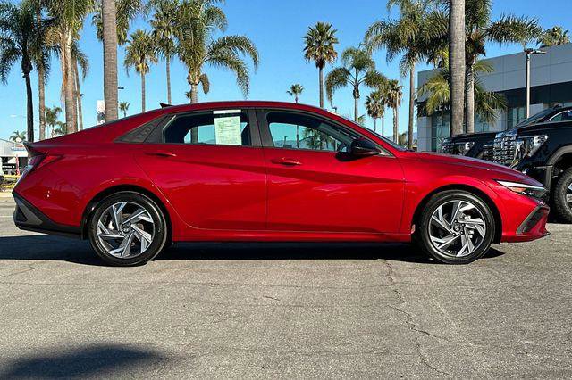 Used 2025 Hyundai Elantra Sport image 3