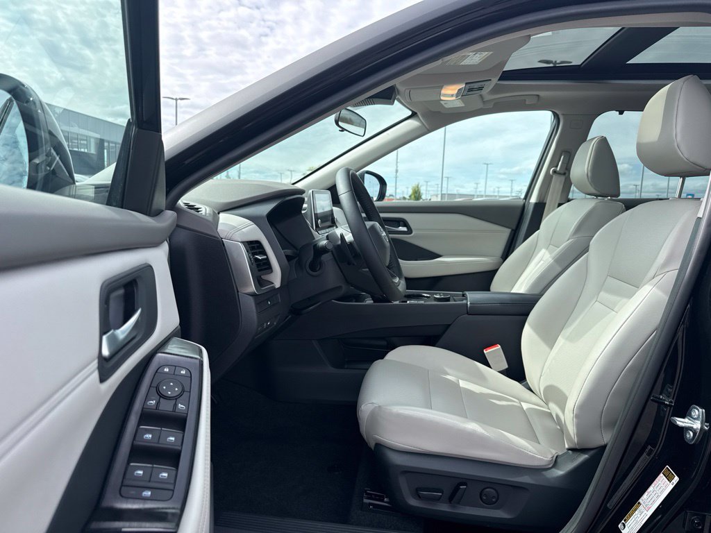 Certified 2026 Nissan Rogue SV w/ SV Premium Package AWD/4WD image 6