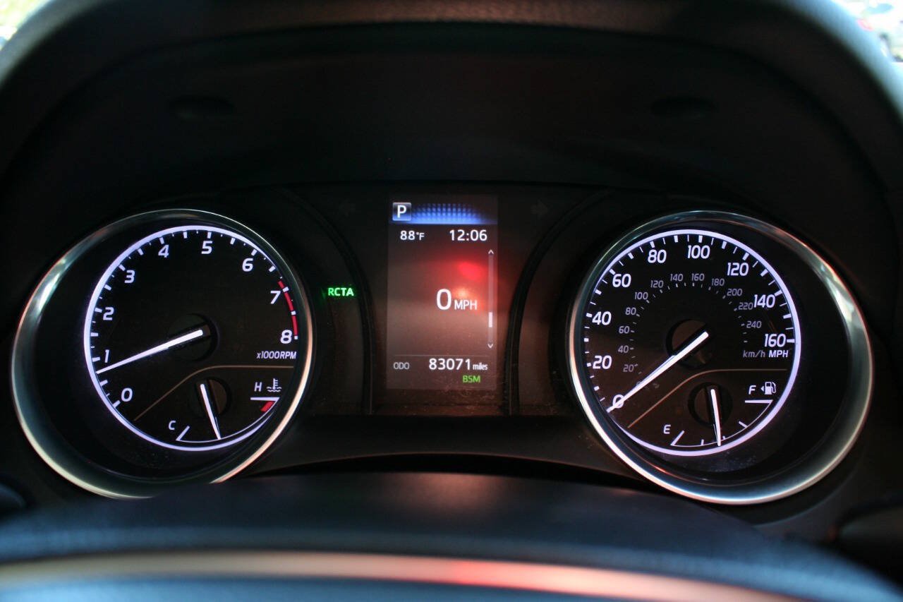 Used 2020 Toyota Camry LE w/ Convenience Package FWD image 19
