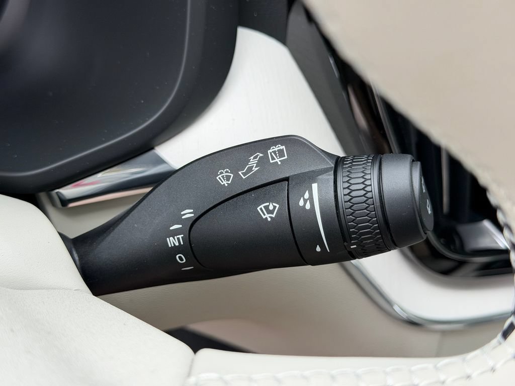New 2026 Volvo XC60 T8 Ultra w/ Protection Package Premier AWD/4WD image 29