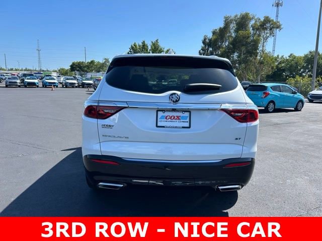 Used 2023 Buick Enclave Essence w/ Sport Touring Edition FWD image 5