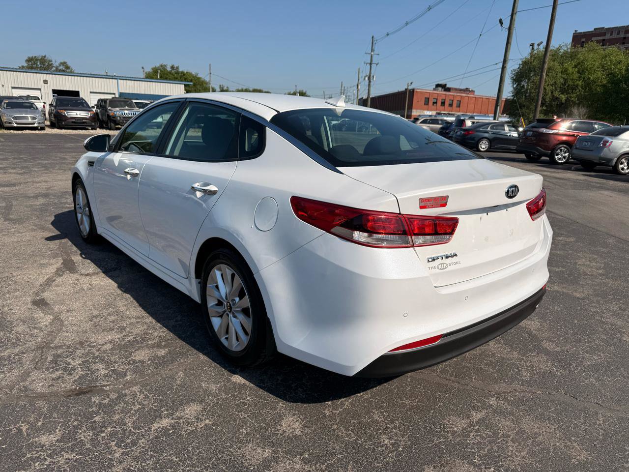 Used 2018 Kia Optima LX w/ 17" Alloy Wheels Package FWD image 5