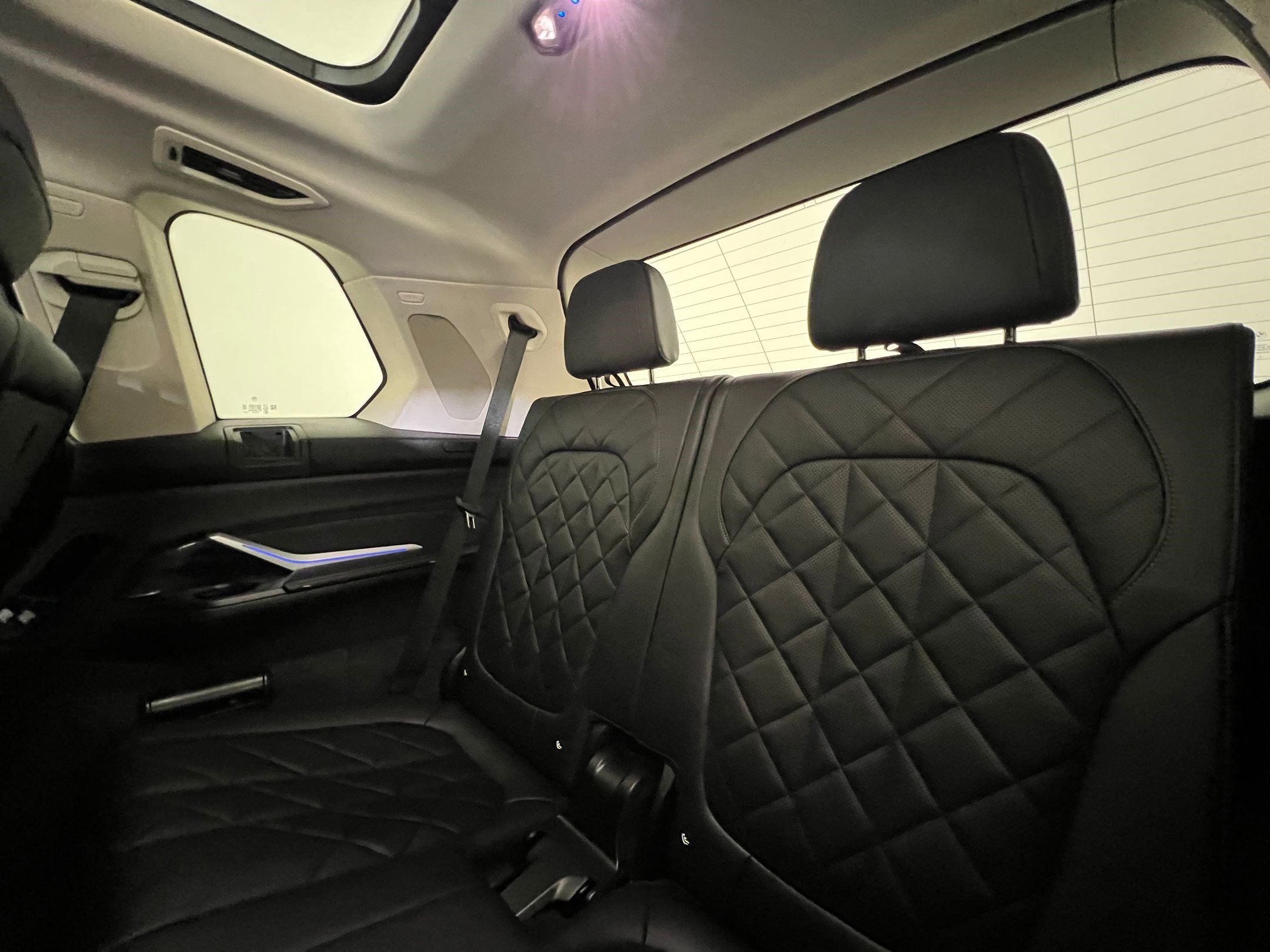 Used 2025 BMW X7 xDrive40i w/ Premium Package image 34