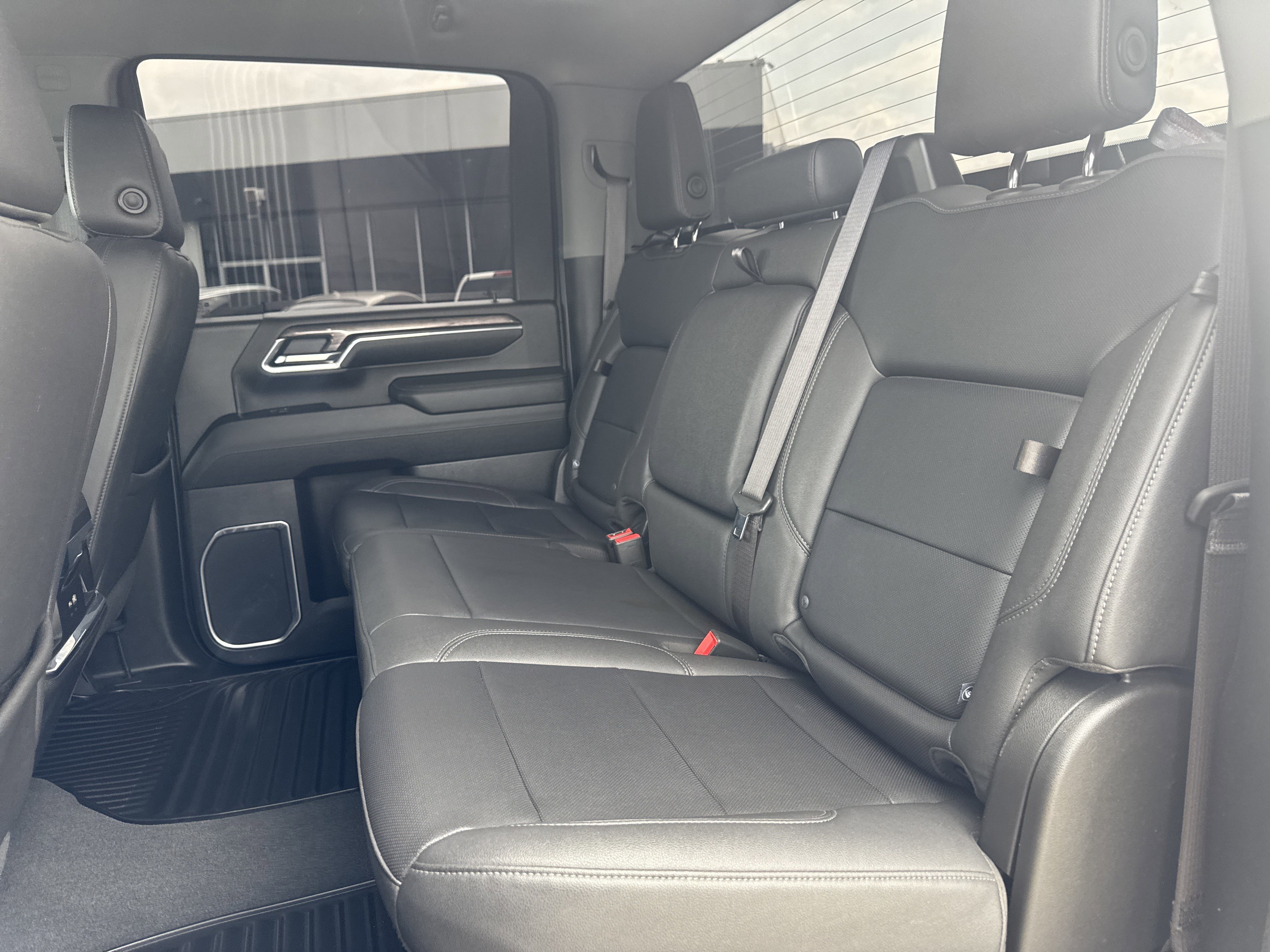 Used 2024 Chevrolet Silverado 2500 LTZ w/ LTZ Convenience Package AWD/4WD image 10