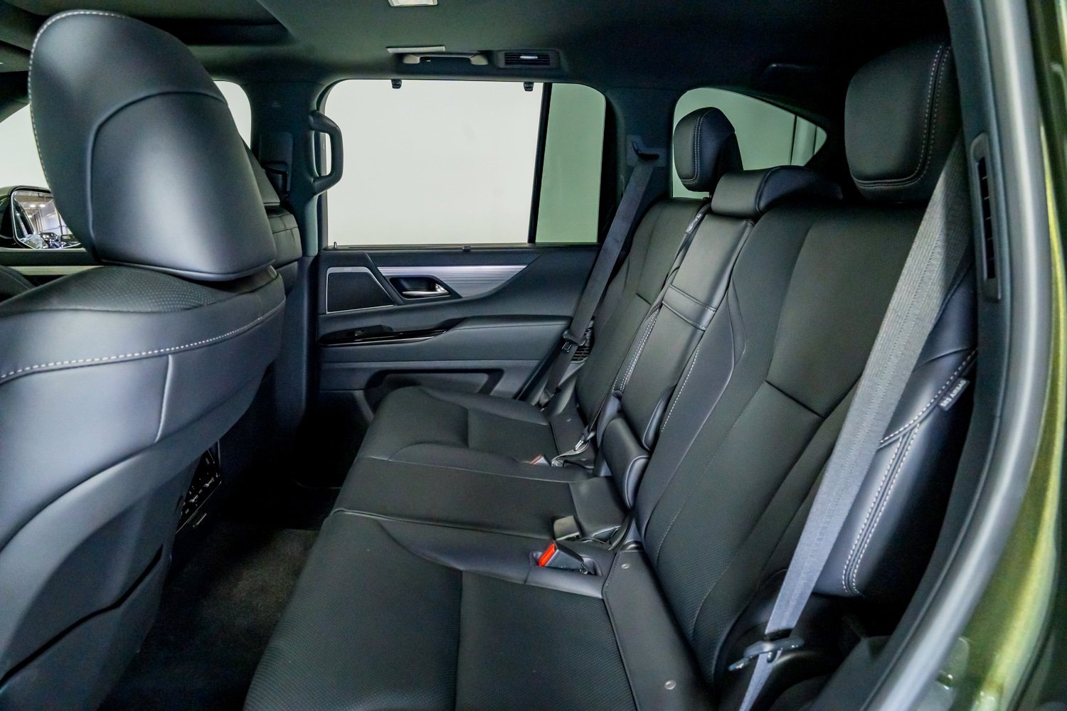 Used 2025 Lexus LX 700h F Sport AWD/4WD image 25