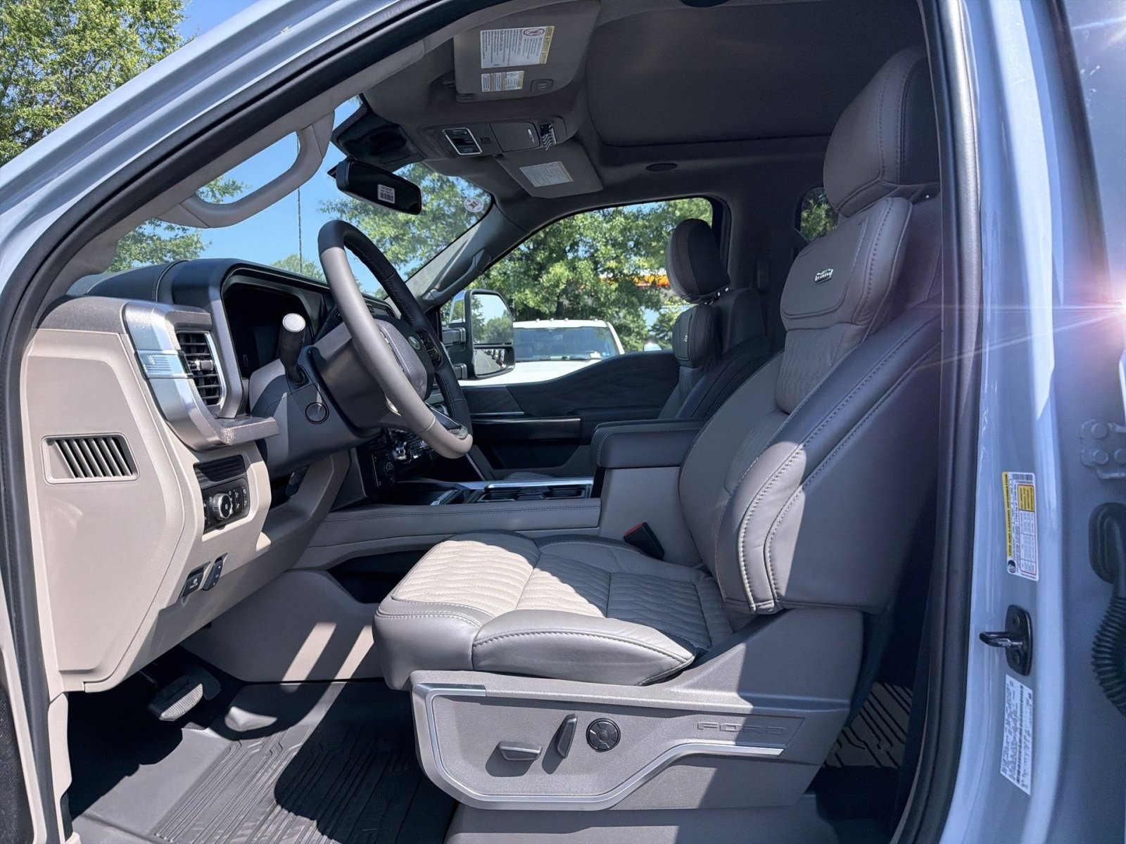 New 2026 Ford F350 Platinum w/ Platinum Plus Package AWD/4WD image 25