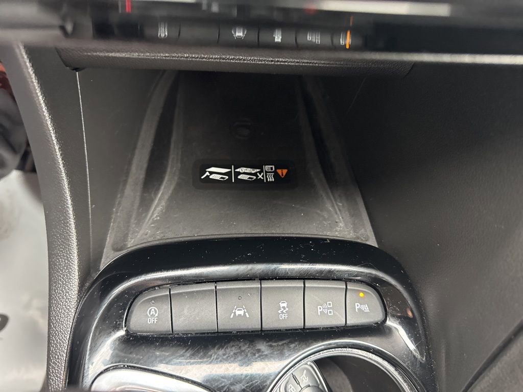 Used 2020 Buick Encore GX Essence w/ Advanced Technology Package image 31