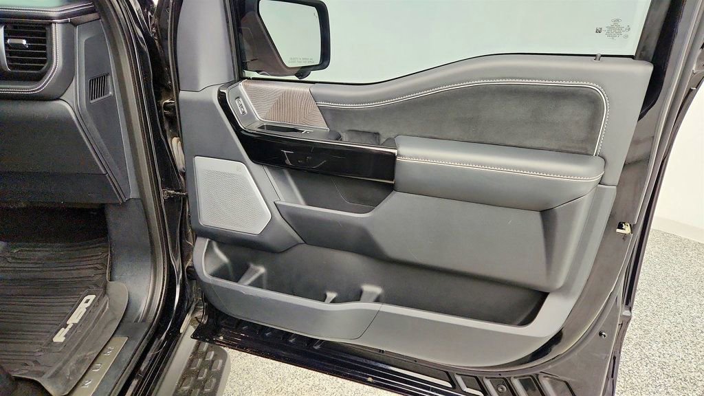 Used 2023 Ford F150 Lightning Platinum image 27