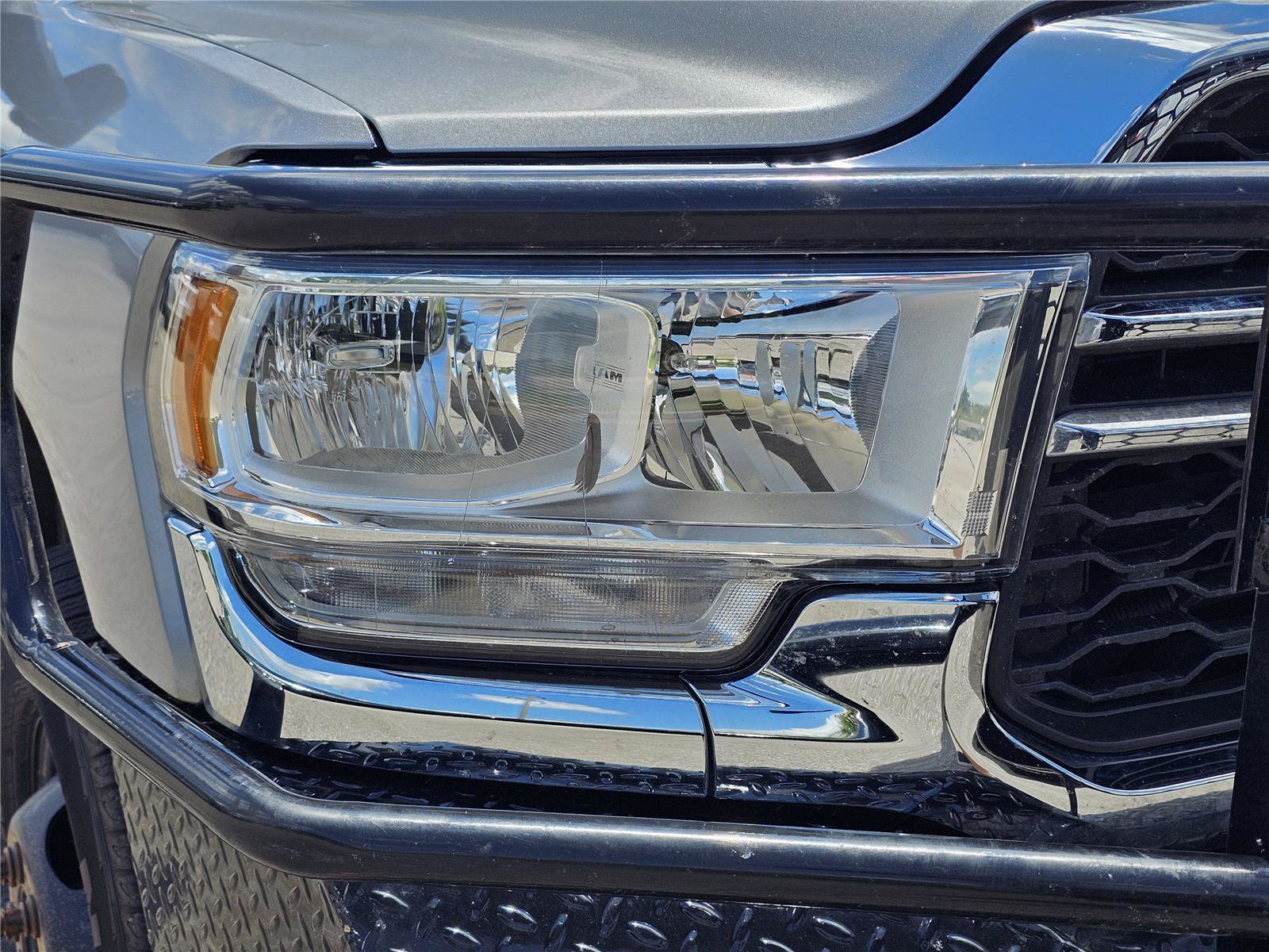 Used 2021 RAM 3500 Tradesman w/ Chrome Appearance Group AWD/4WD image 4