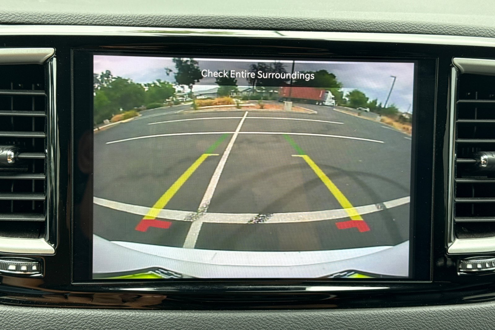 Used 2024 Chrysler Pacifica Touring-L FWD image 30