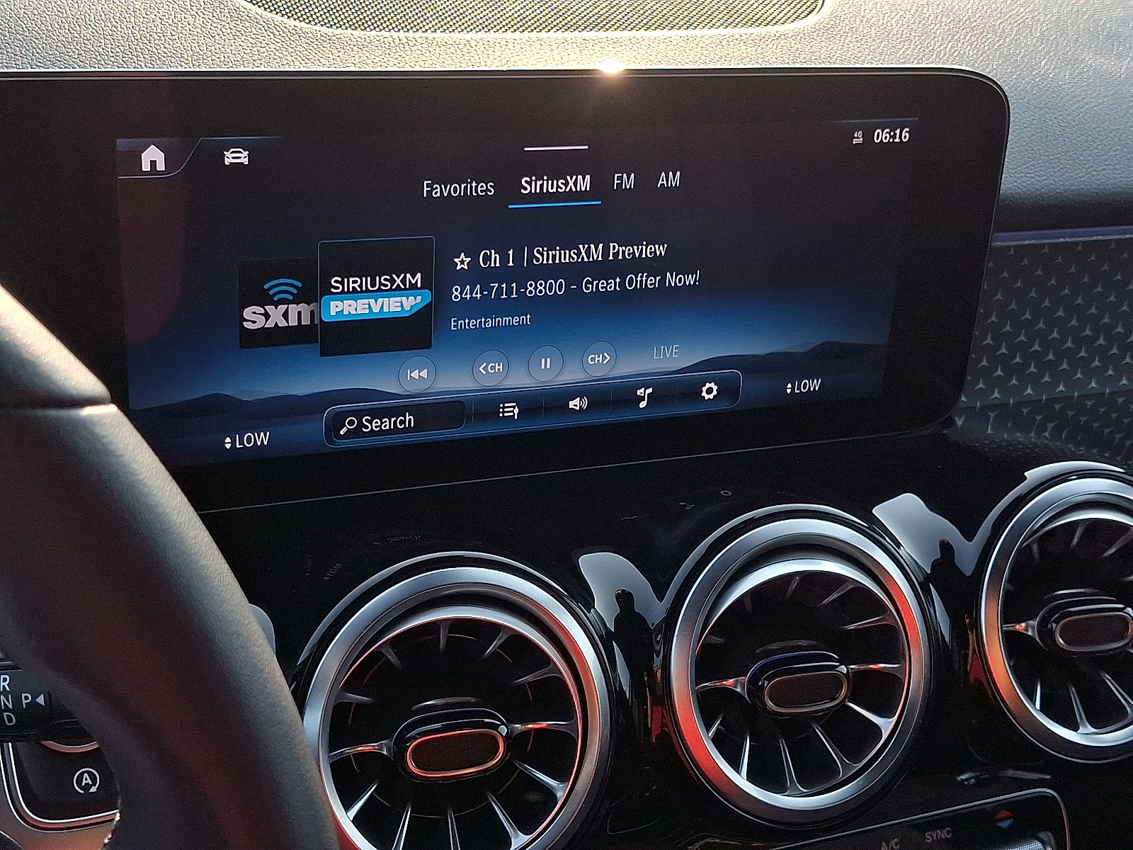 Used 2024 Mercedes-Benz GLB 250 4MATIC image 17