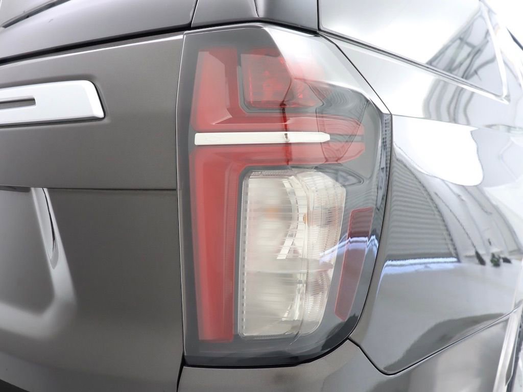 Used 2021 Chevrolet Suburban High Country image 11