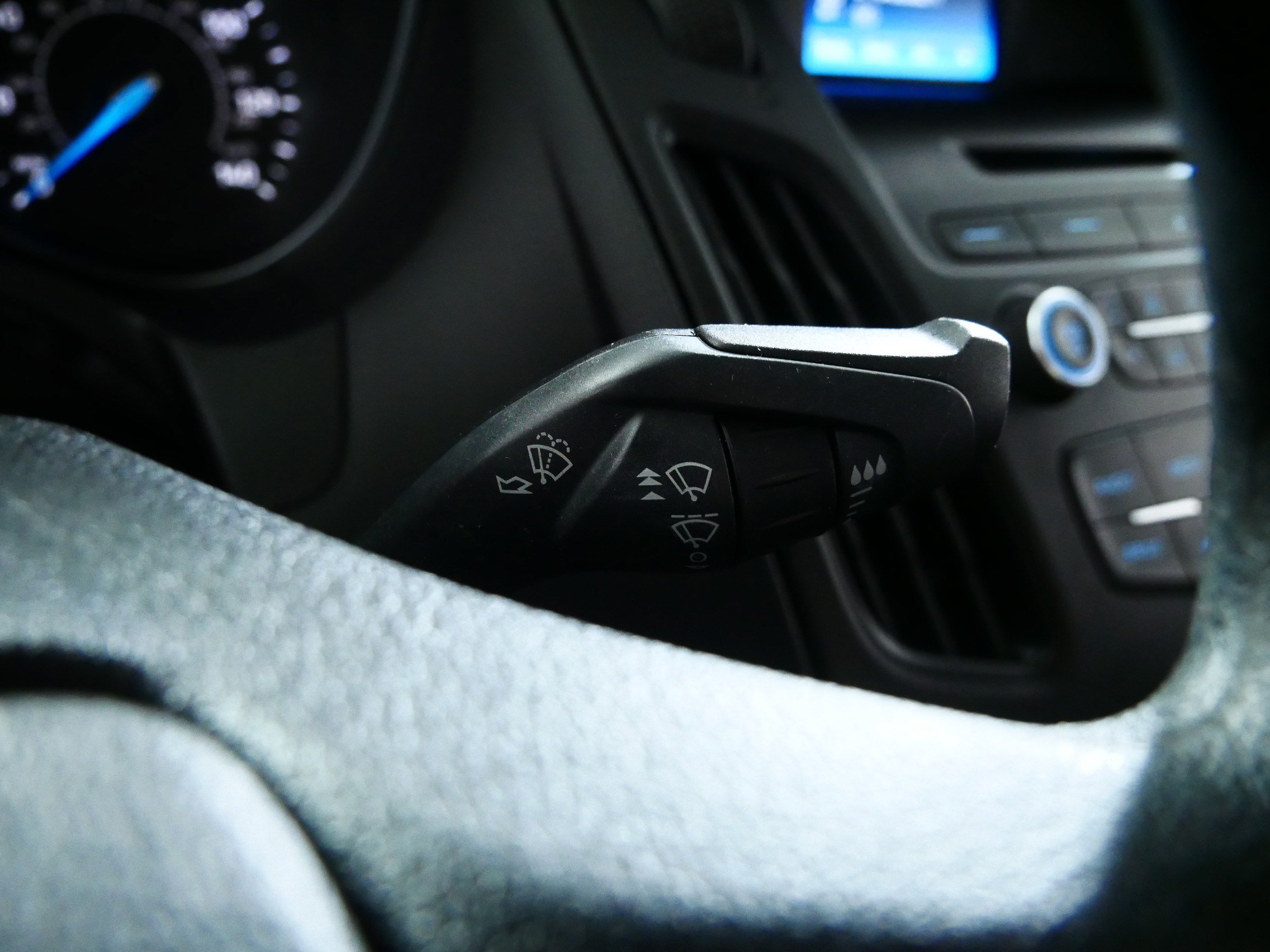 Used 2017 Ford Focus SE FWD image 30