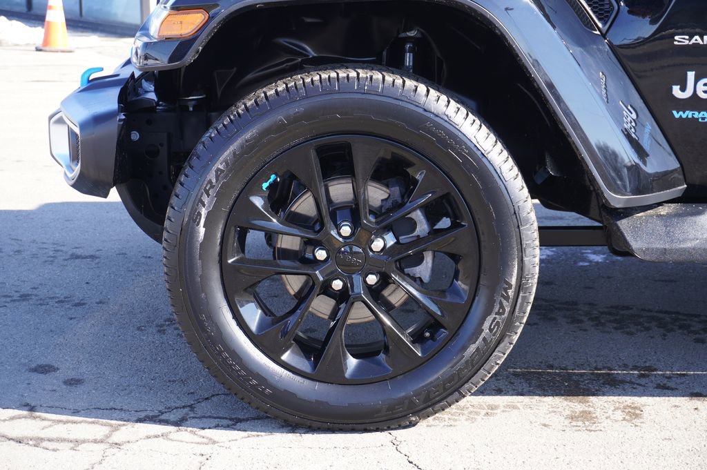 Used 2022 Jeep Wrangler Unlimited Sahara w/ Cold Weather Group image 10