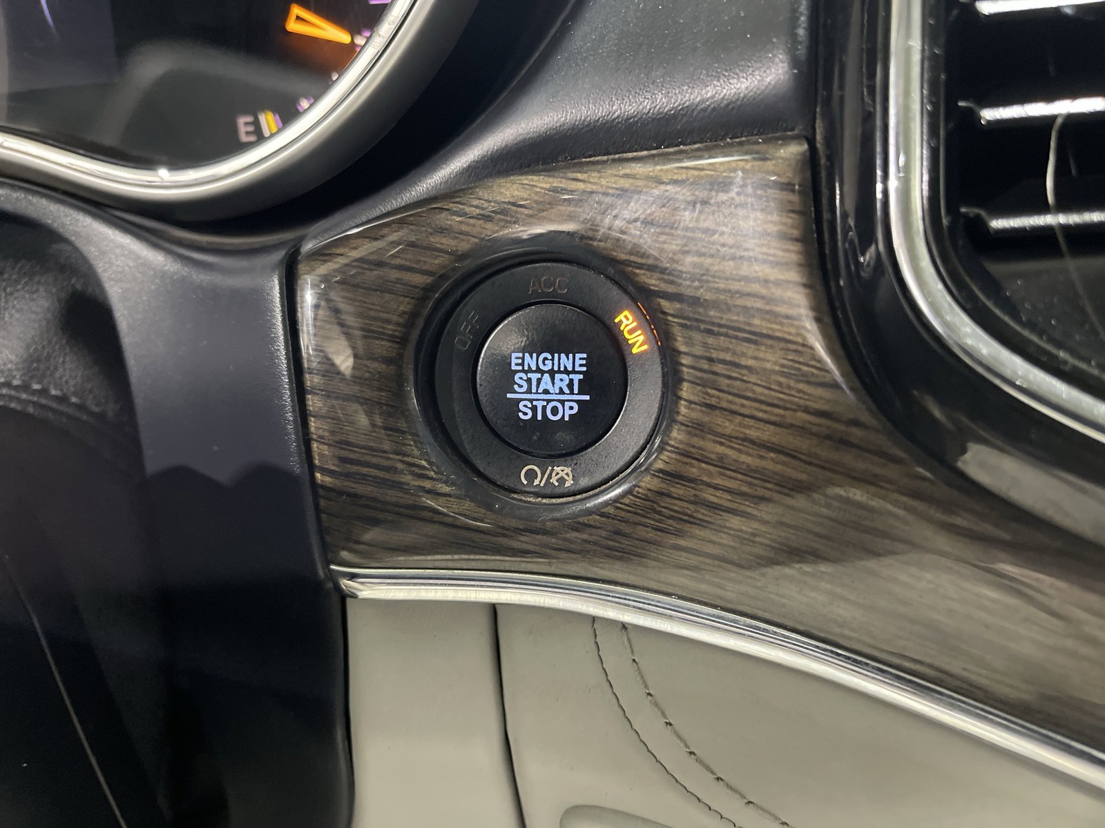 Used 2019 Jeep Grand Cherokee Summit image 28
