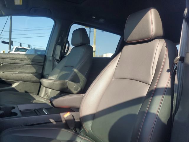 Used 2024 Honda Odyssey Sport image 13