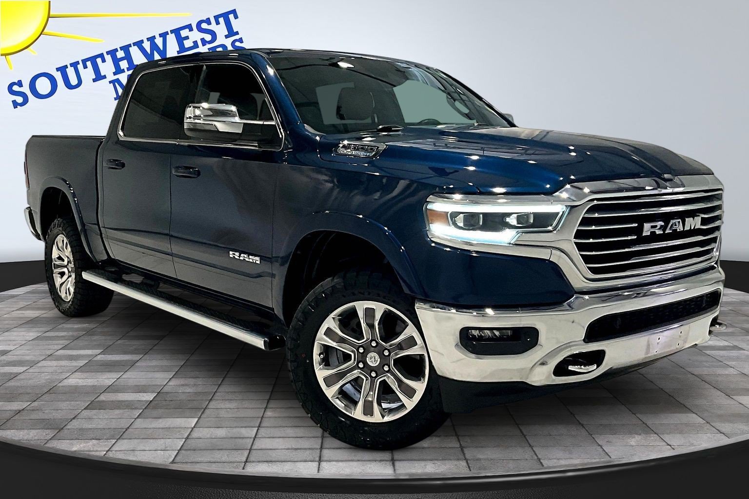 Used 2023 RAM 1500 Limited w/ Trailer Tow Group AWD/4WD image 3