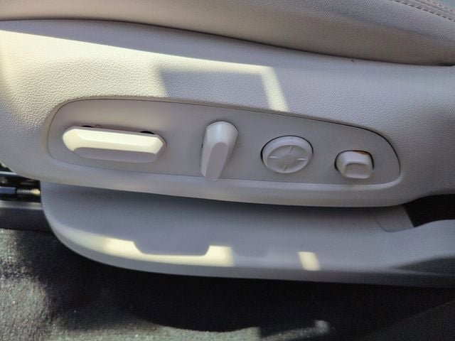 Used 2023 Buick Enclave Avenir w/ Avenir Technology Package FWD image 15