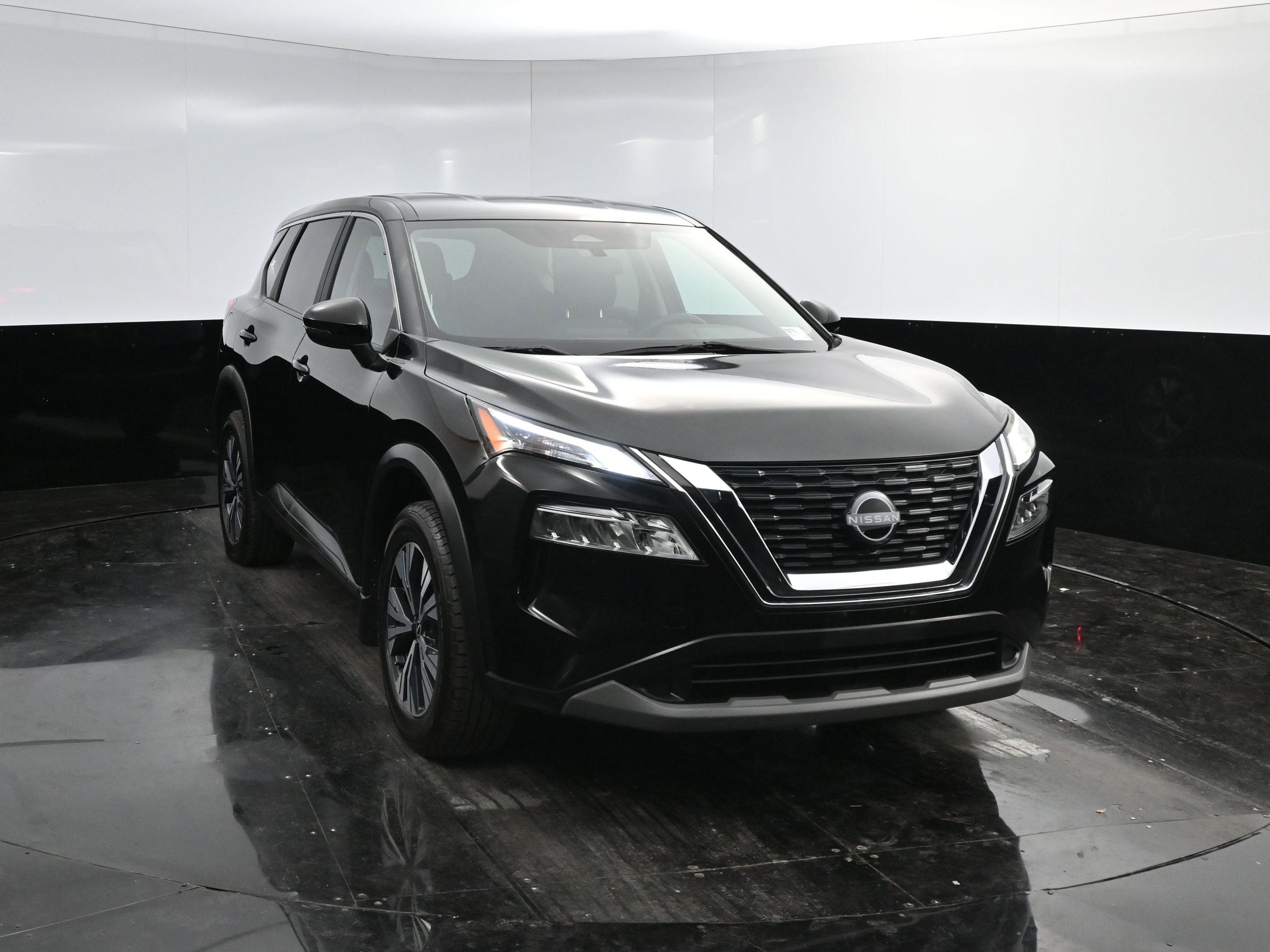 Used 2022 Nissan Rogue SV