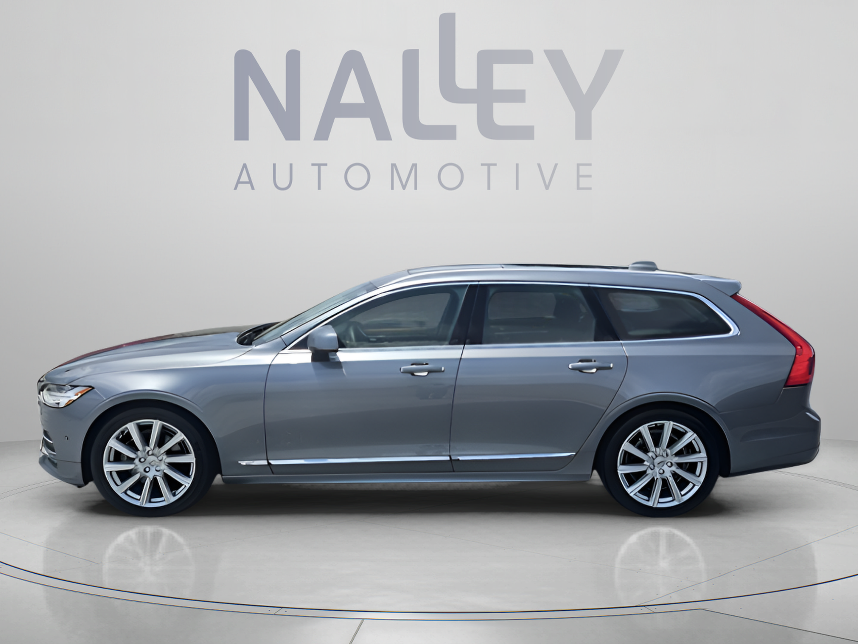 Used 2019 Volvo V90 T5 Inscription FWD image 2