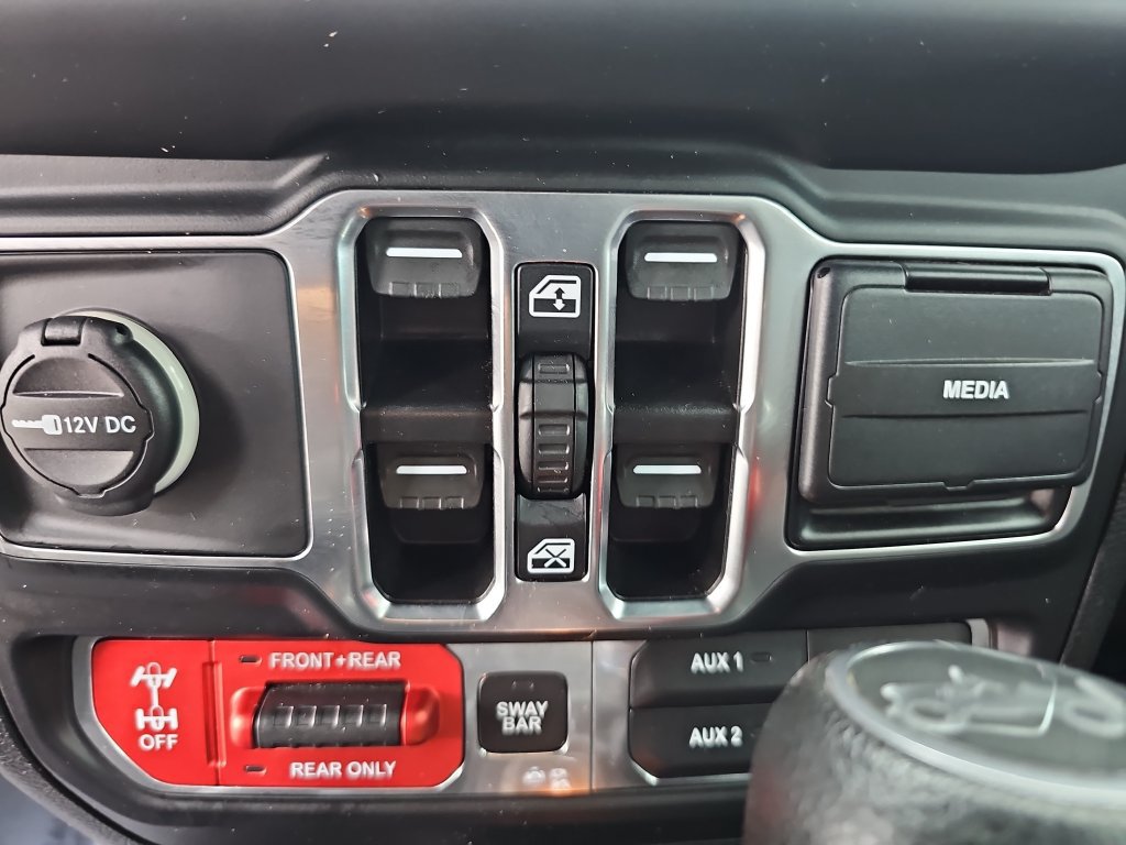 Used 2018 Jeep Wrangler Unlimited Rubicon AWD/4WD image 27