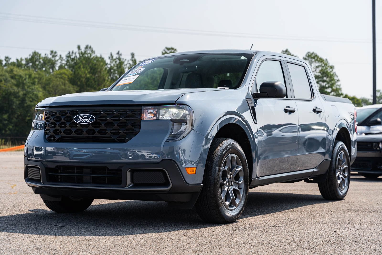 Certified 2025 Ford Maverick XLT FWD image 3