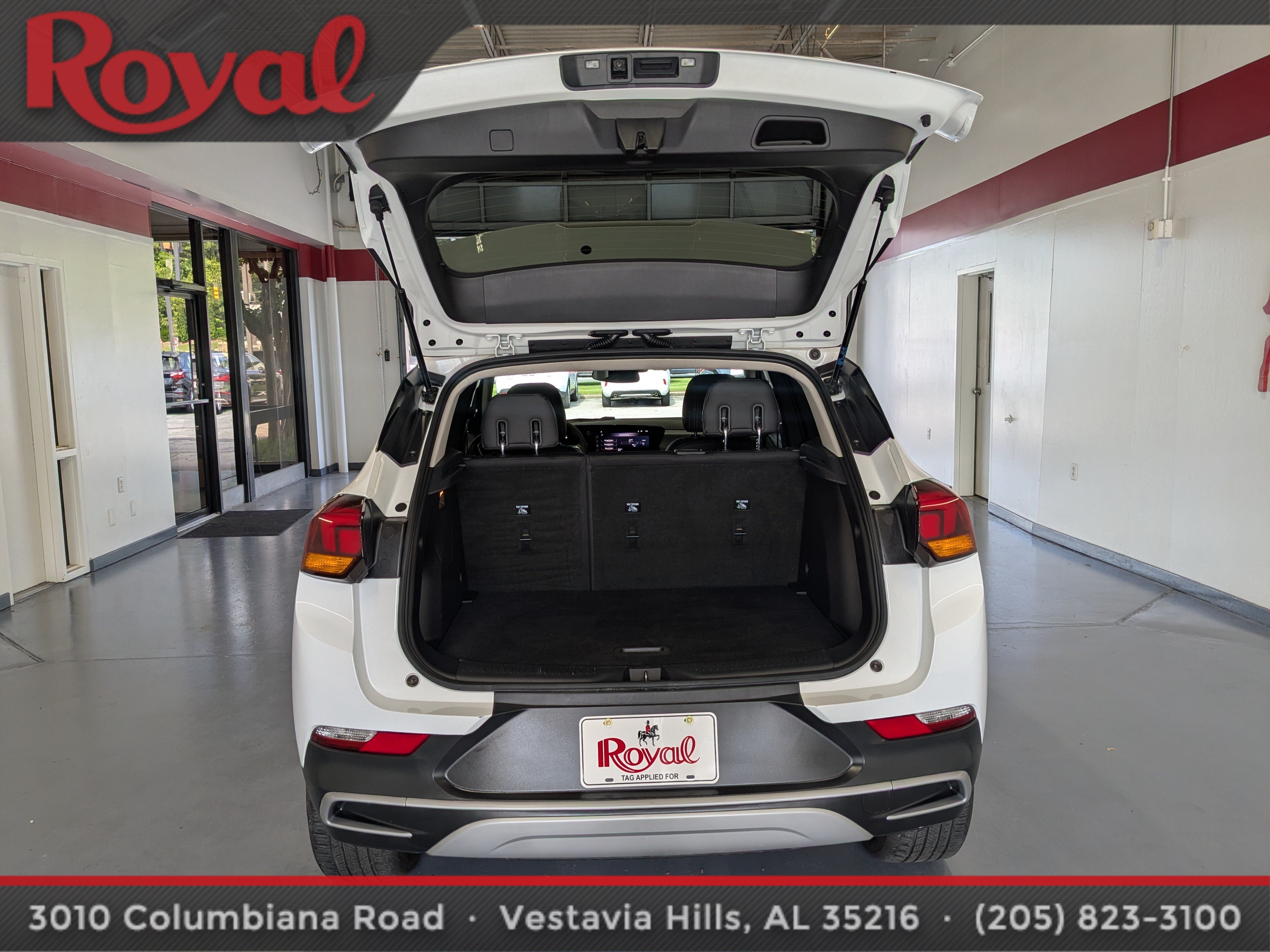 Used 2025 Buick Encore GX Preferred AWD/4WD image 12