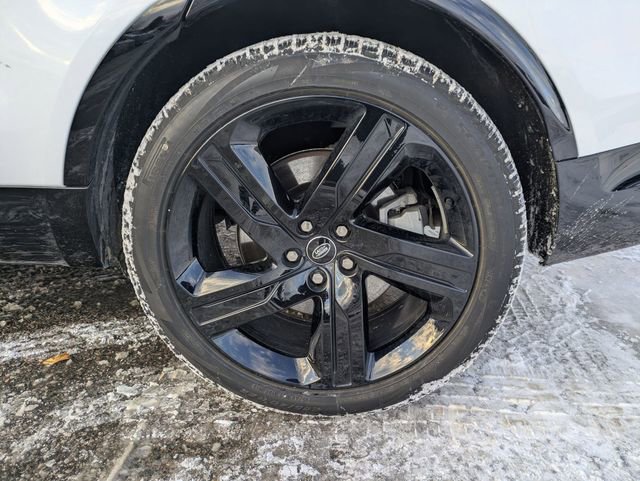 Used 2025 Land Rover Discovery Dynamic SE image 21