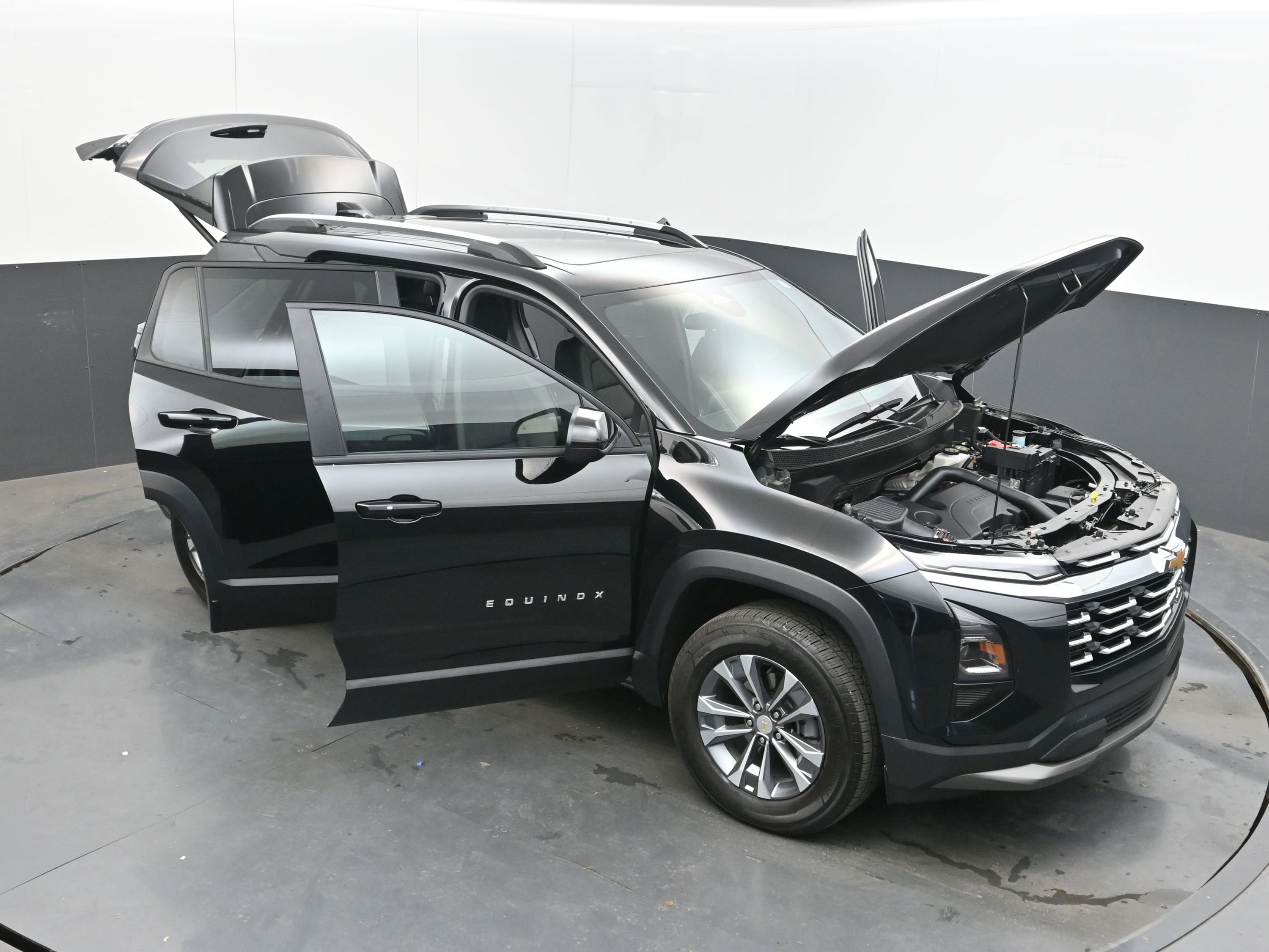 Used 2025 Chevrolet Equinox LT w/ Convenience Package II image 36