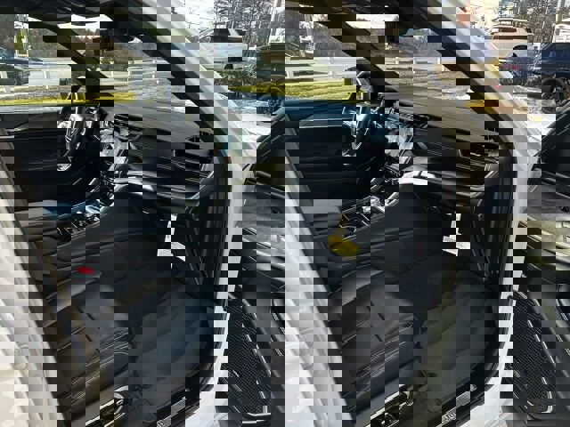 Used 2025 Jeep Grand Cherokee L Overland w/ Advanced Protech Group III image 17