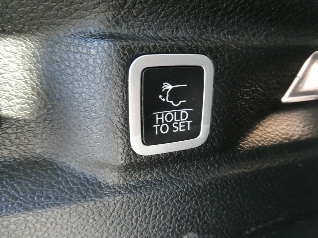 Used 2021 Jeep Grand Cherokee L Limited image 18