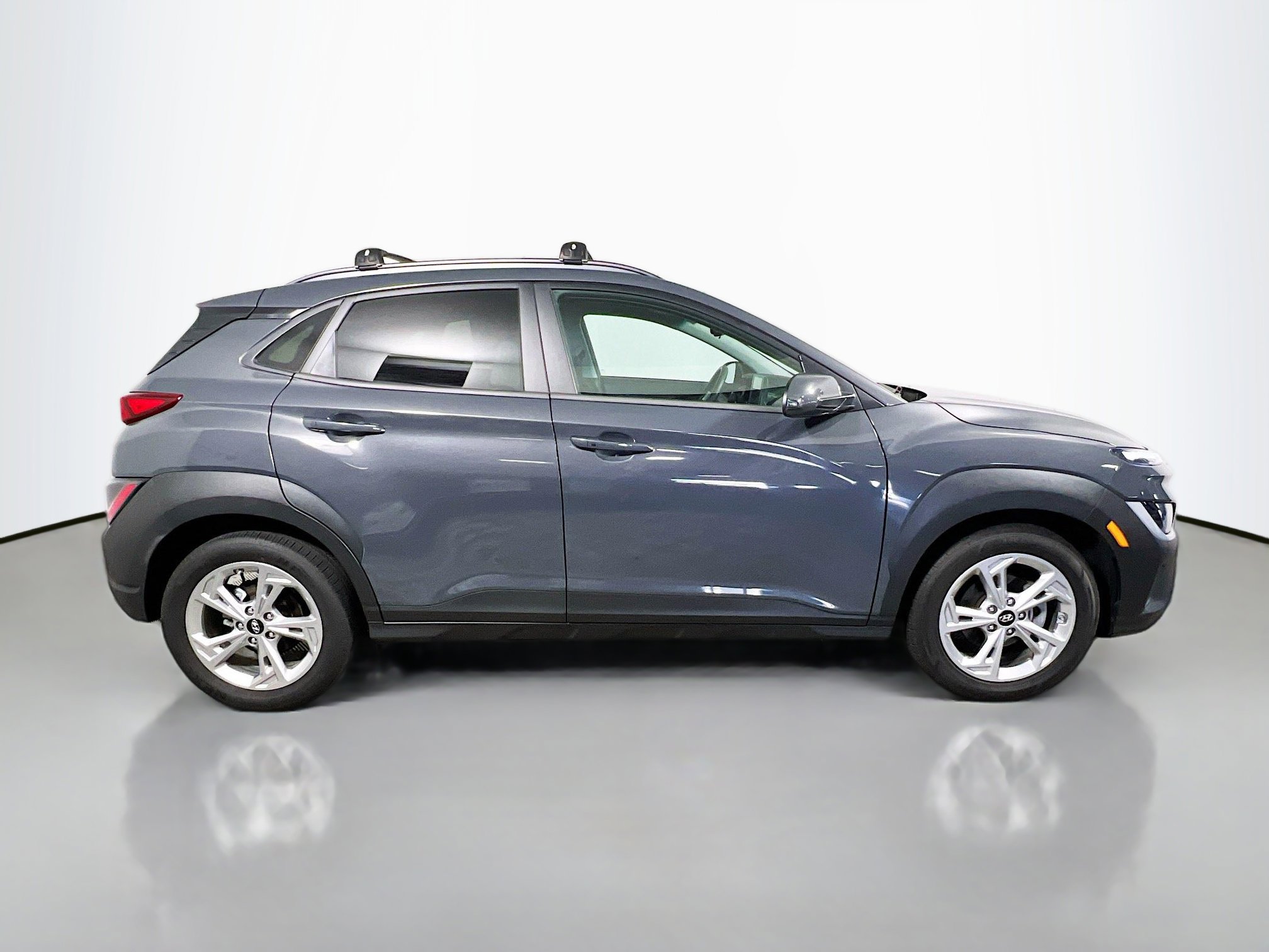 Used 2023 Hyundai Kona SEL image 3
