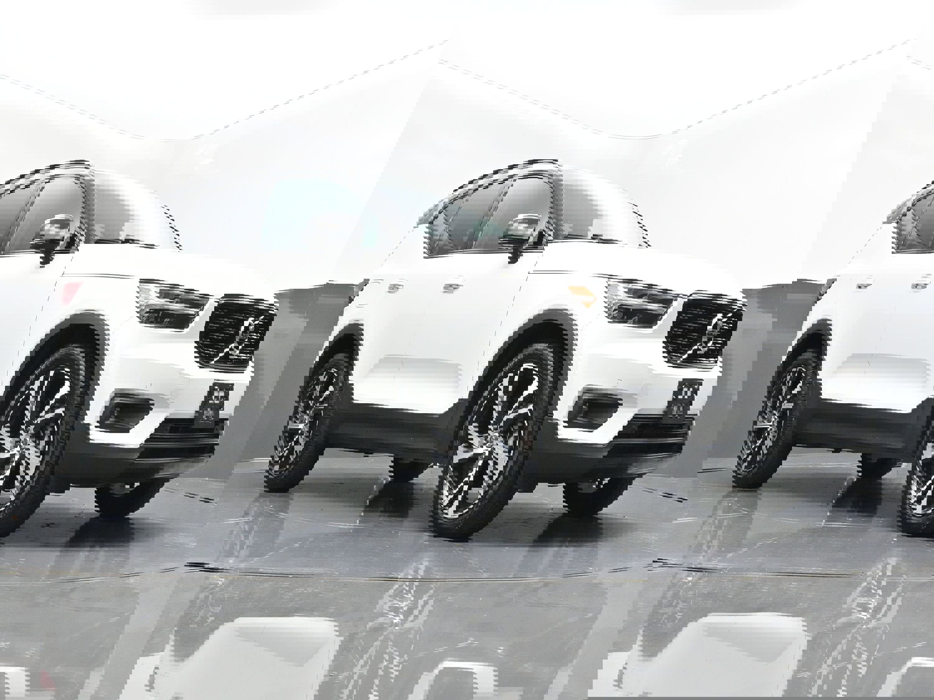 Used 2022 Volvo XC40 T5 R-Design image 61